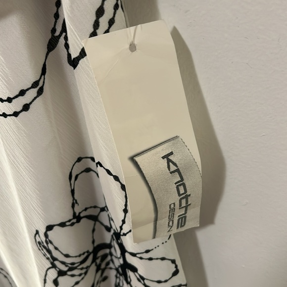 Ladies Knothe Design Dress. - Picture 4 of 5